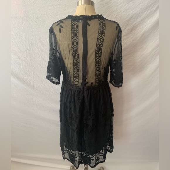 Beautiful Lace Detail Dress - Picture 2 of 9